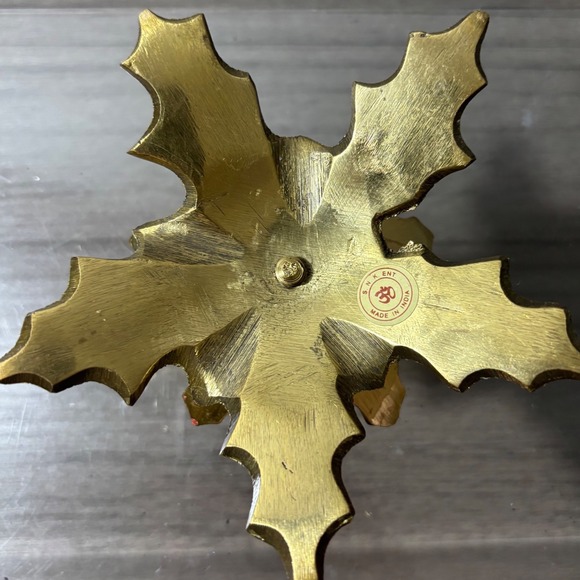 Vintage Solid Brass Holly Leaf Poinsettia Chamber Candle Holder - Picture 5 of 5